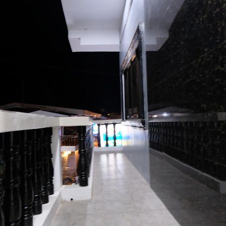 Bangles Homestay Корон Екстериор снимка